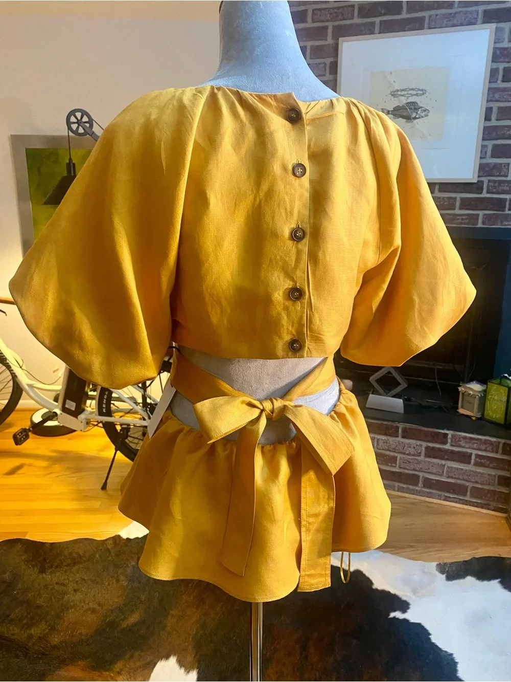‘ASTR the Label’ Elegant Yellow Puff-Sleeve Peplum Top - Women